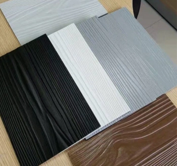Faserzementplatten mit Holzstruktur - Robuste Fassadenverkleidung